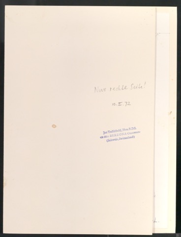 Korrigierte Satzvorlage für Illustration mit Abbildung von Ausstellungsplakat und Ausstellungskatalog konstruktivisten