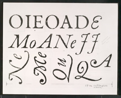 Montierte Klischeevorlagen und Notiz zur Garamond