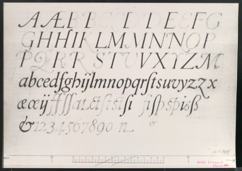 Kalligrafische Schriftübung Alphabet in Kursivschrift
