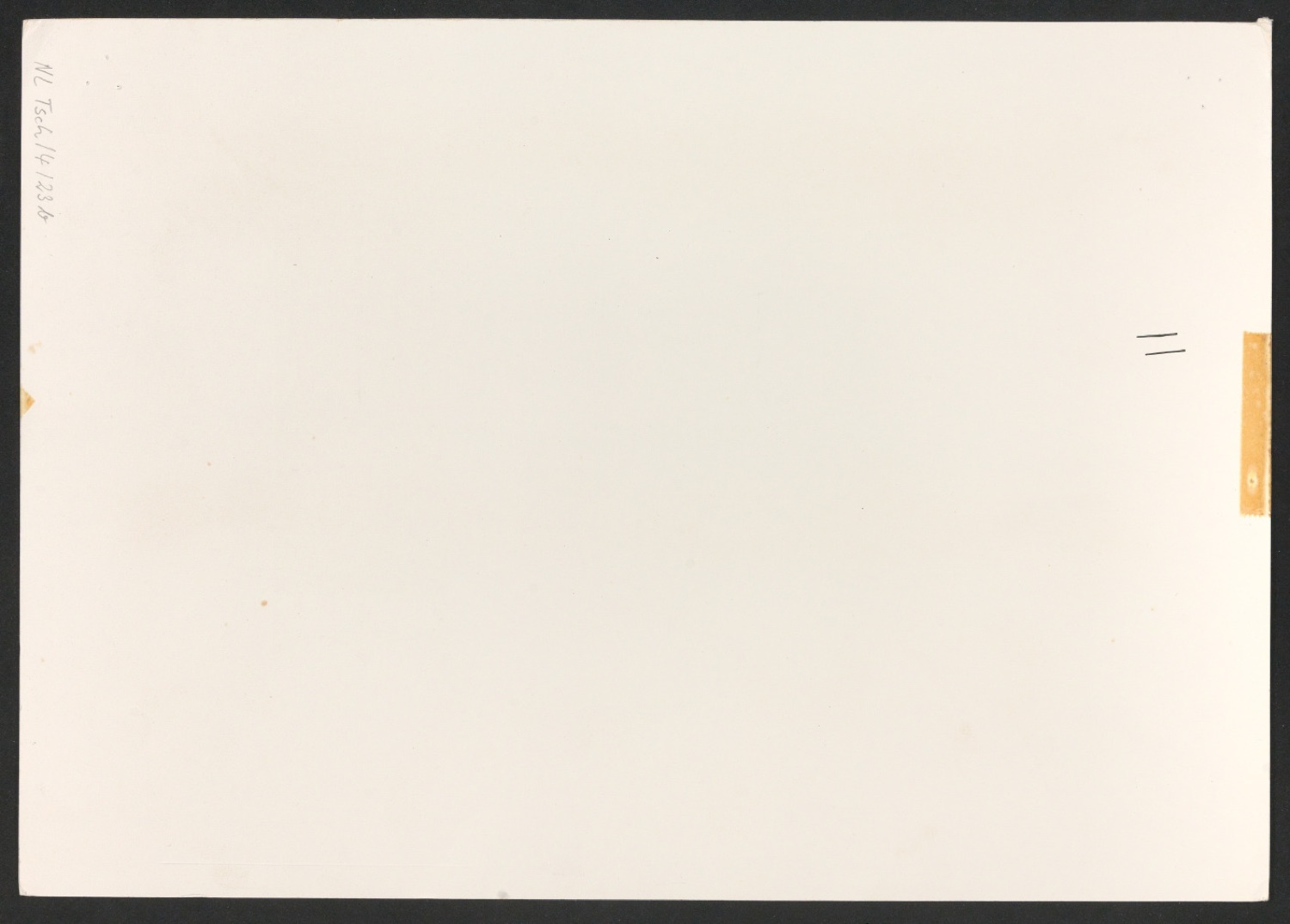 Klebeentwurf und Probedruck für den Schutzumschlag von Asymmetric Typography — Blatt 6