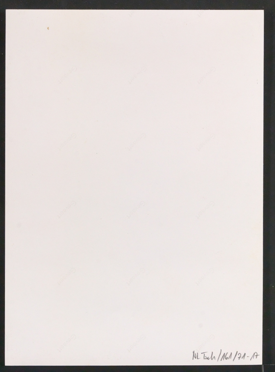 Verkleinerte Reproduktionen von Ausstellungsplakat konstruktivisten — Blatt 6