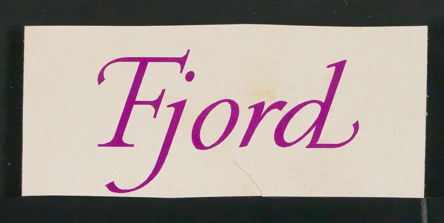 Ausschnitte von Schriftzug Fjord aus Schokoladenverpackungen — Blatt 3