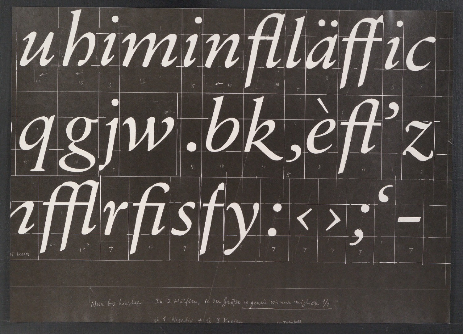 Positive und Negative Fotokopien von Entwürfen der Sabon und der Garamond — Blatt 37