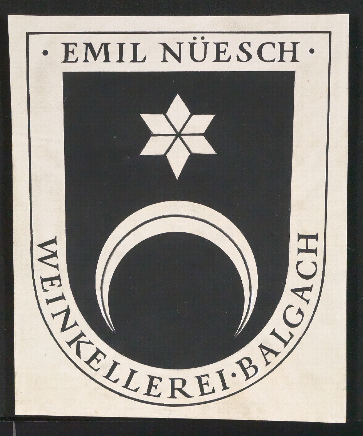 Entwürfe, Probedrucke, Klischees und Klischeeabzüge von Firmenzeichen für Emil Nüesch Weinkellerei Balgach — Blatt 5