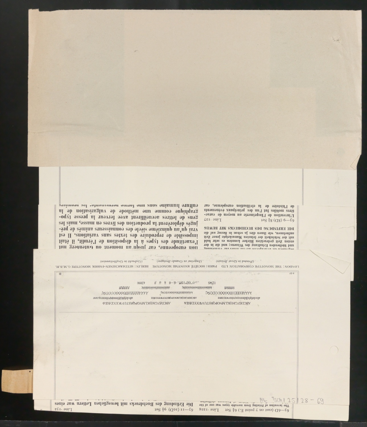 Typoskript mit montierten Illustrationen und Ausschnitten für Schriftkunde, Schreibübungen und Skizzieren für Setzer — Blatt 4