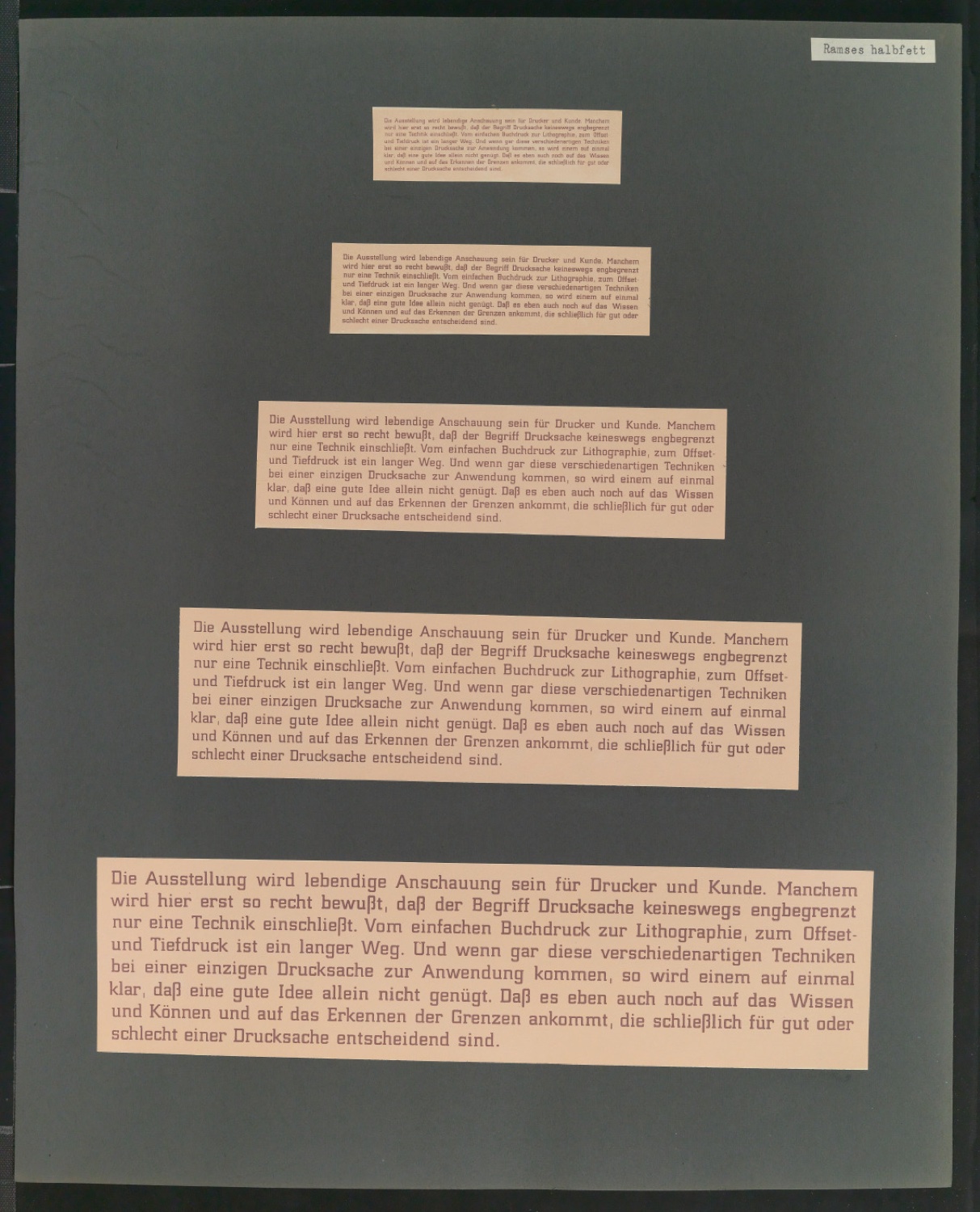 Mappe mit großformatig montierten Probedrucken von Uhertype Standard-Grotesk und Uhertype Ramses — Blatt 9