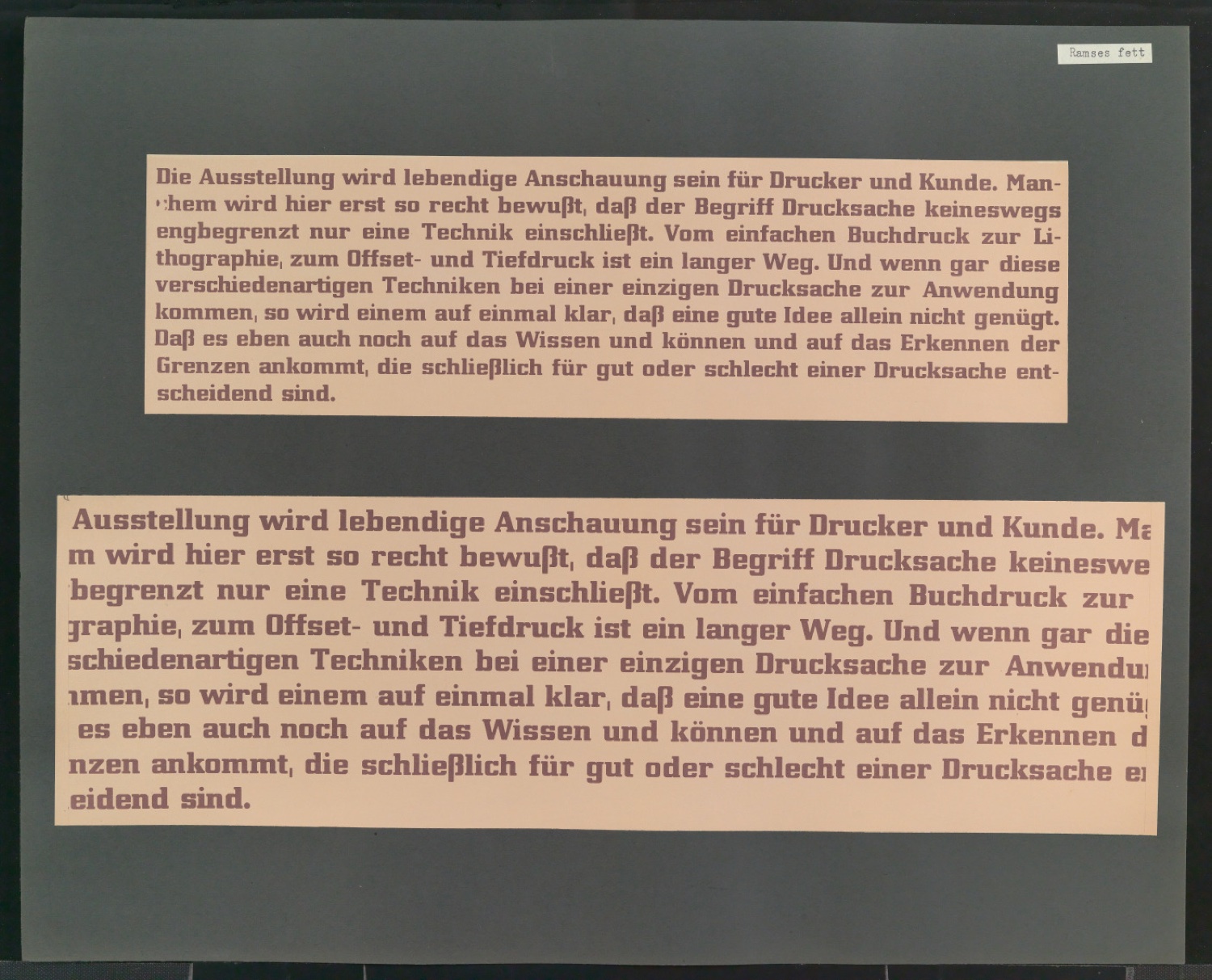 Mappe mit großformatig montierten Probedrucken von Uhertype Standard-Grotesk und Uhertype Ramses — Blatt 11