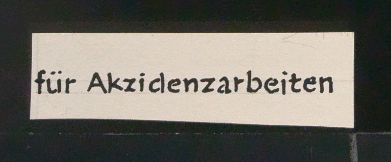 Entwurfsskizzen, Typoskripte und Notizen für Uhertype Prospekt — Blatt 13