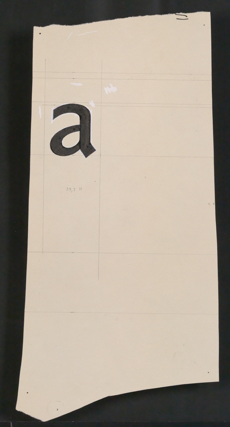 Mappe mit Entwurfszeichnungen Uhertype Halbfette Standard-Grotesk Supérieures — Blatt 7