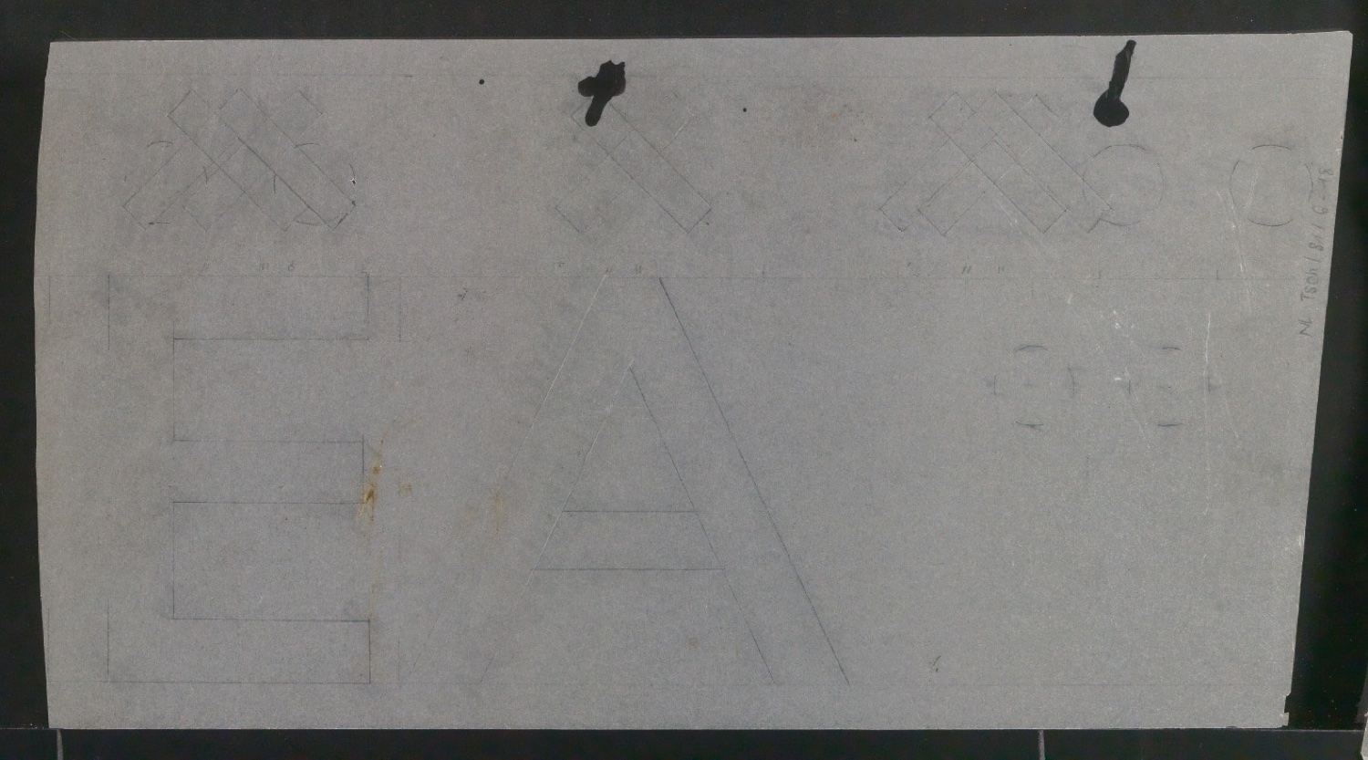 Mappe mit Entwurfszeichnungen Uhertype Halbfette Standard-Grotesk Pausen auf Transparentpapier — Blatt 36