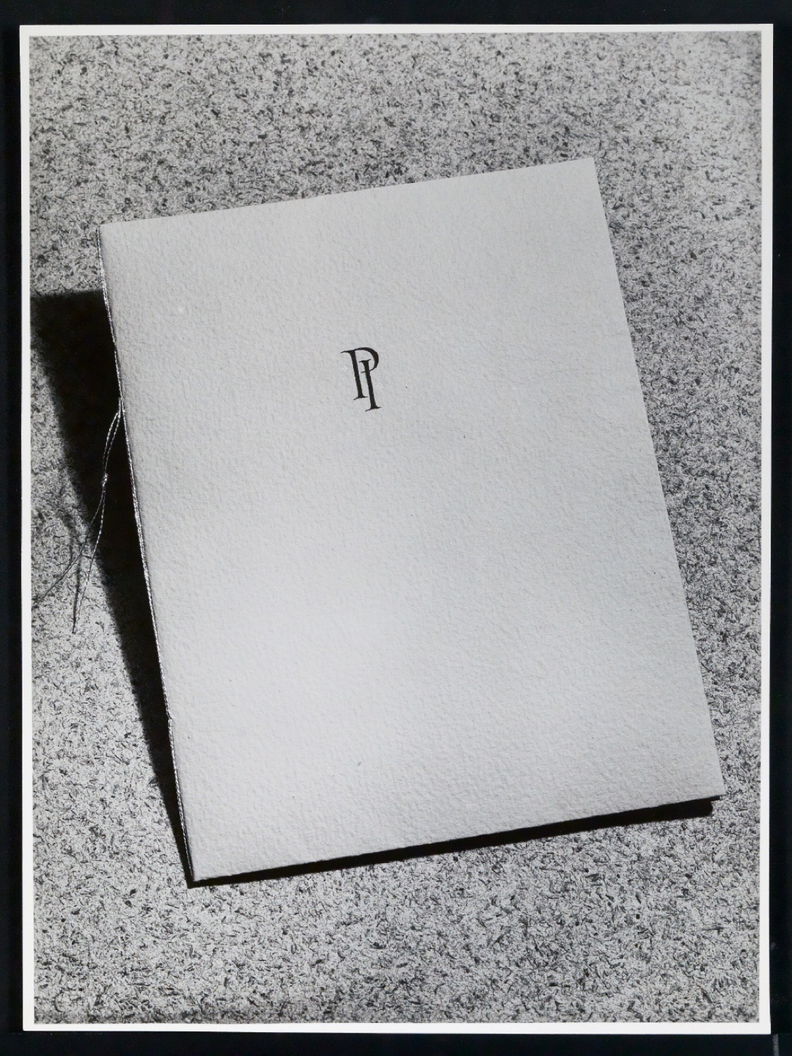 Reproduktionen und Fotografien von buchgestalterischen Werken Tschicholds — Blatt 11
